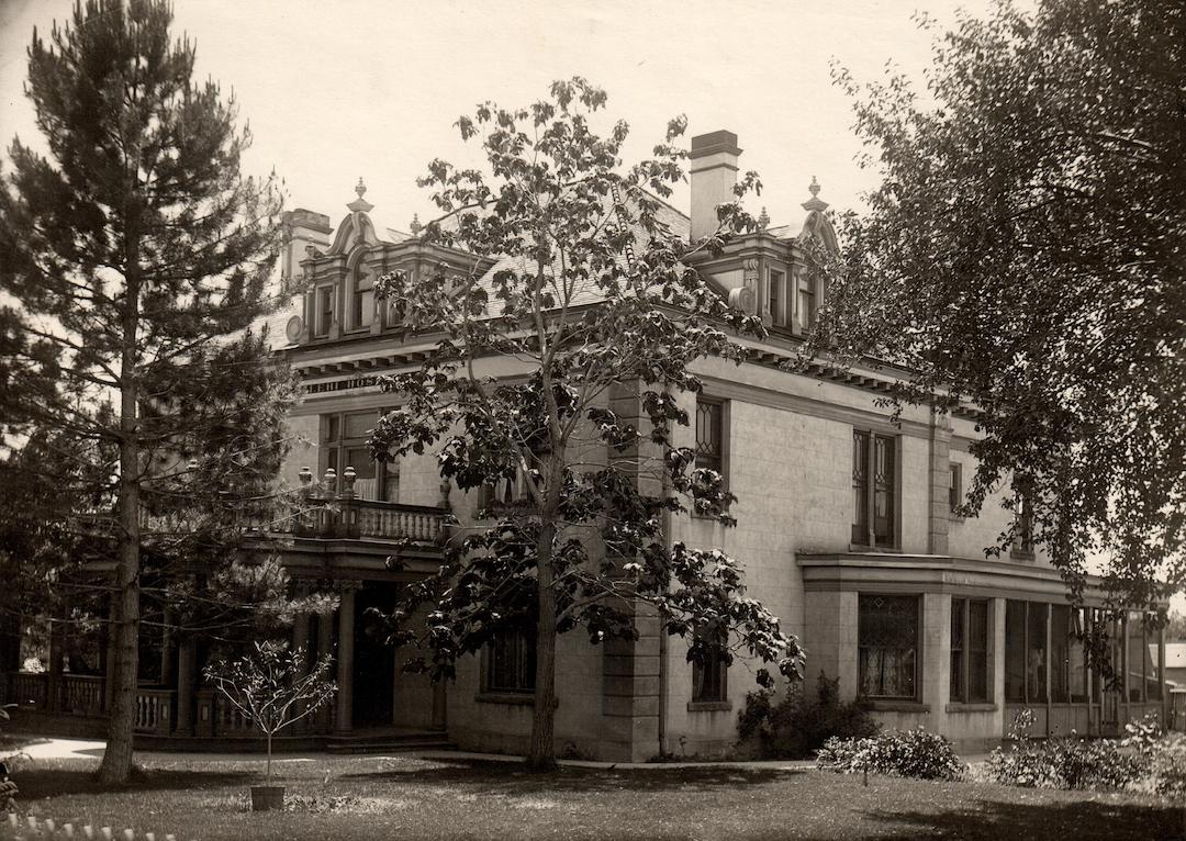 Black and white photo of the old Cutler mansion in Lehi